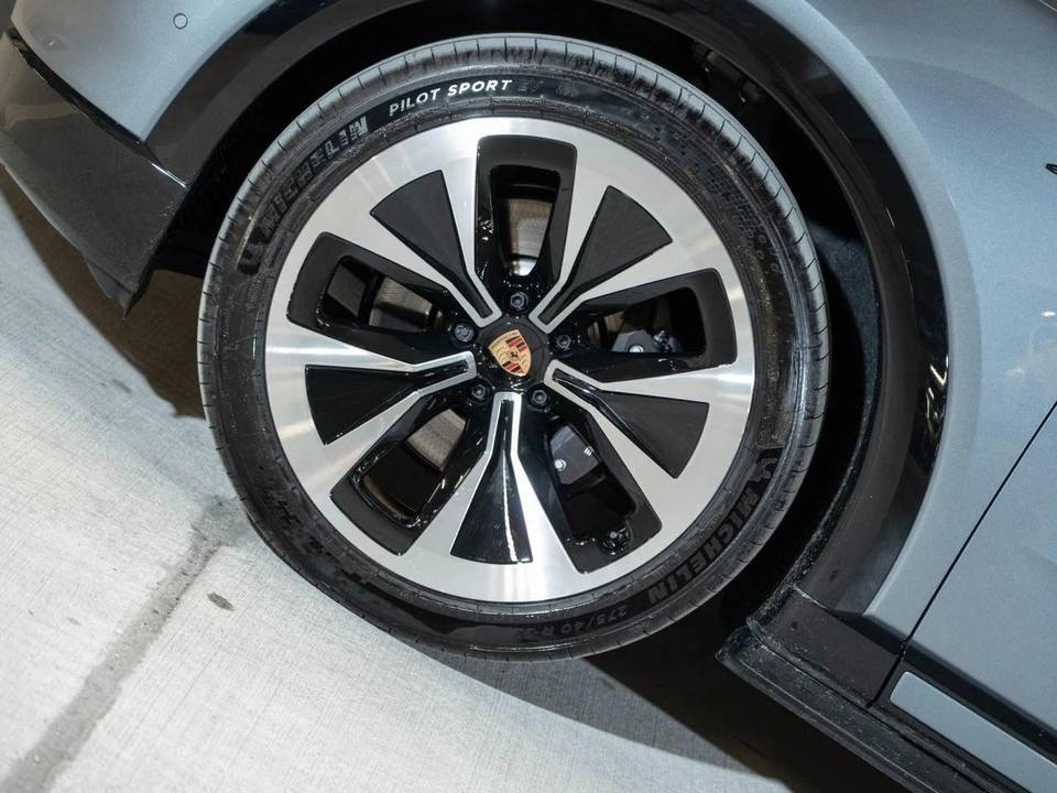 2026 Porsche 9Y0/9Y3 Cayenne Coupe - Image 7 of 23