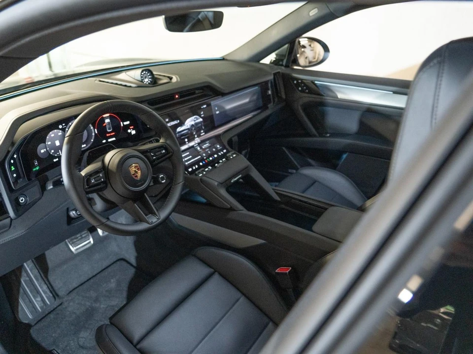2026 Porsche 9Y0/9Y3 Cayenne Coupe - Image 4 of 23
