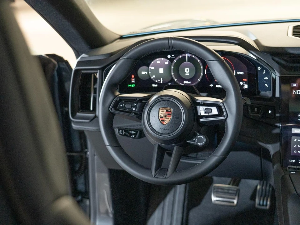 2026 Porsche 9Y0/9Y3 Cayenne Coupe - Image 22 of 23