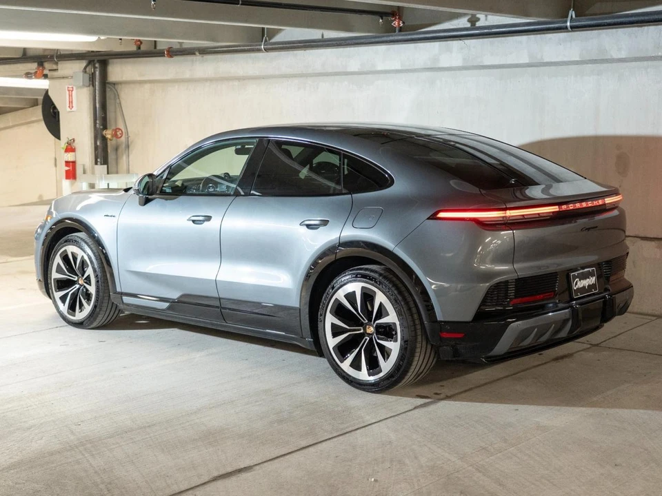 2026 Porsche 9Y0/9Y3 Cayenne Coupe - Image 3 of 23