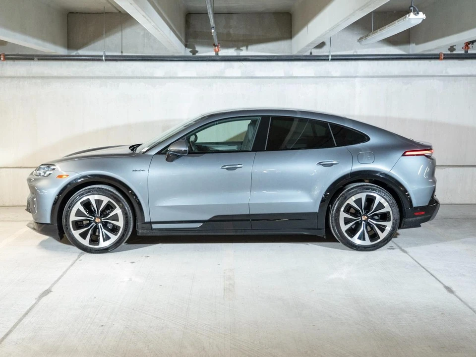 2026 Porsche 9Y0/9Y3 Cayenne Coupe - Image 2 of 23