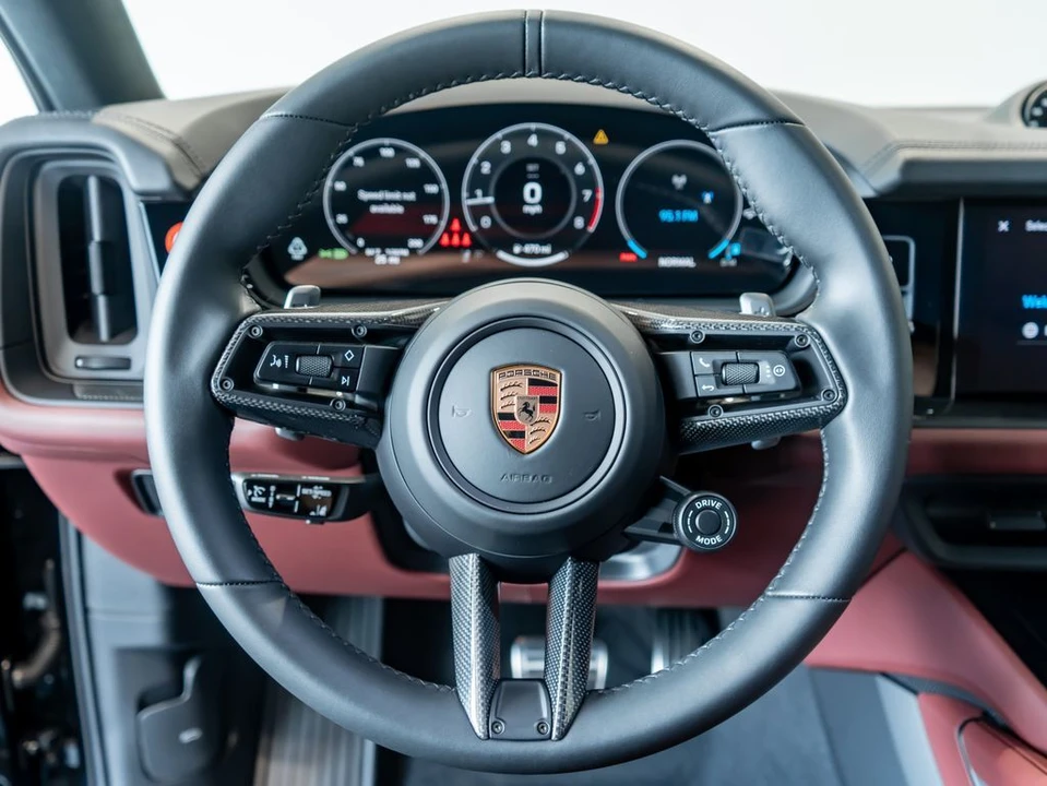 2026 Porsche 9Y0/9Y3 Cayenne Coupe - Image 17 of 31