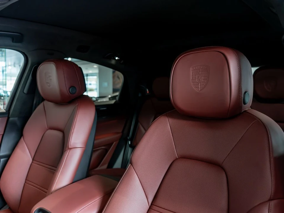 2026 Porsche 9Y0/9Y3 Cayenne Coupe - Image 15 of 31