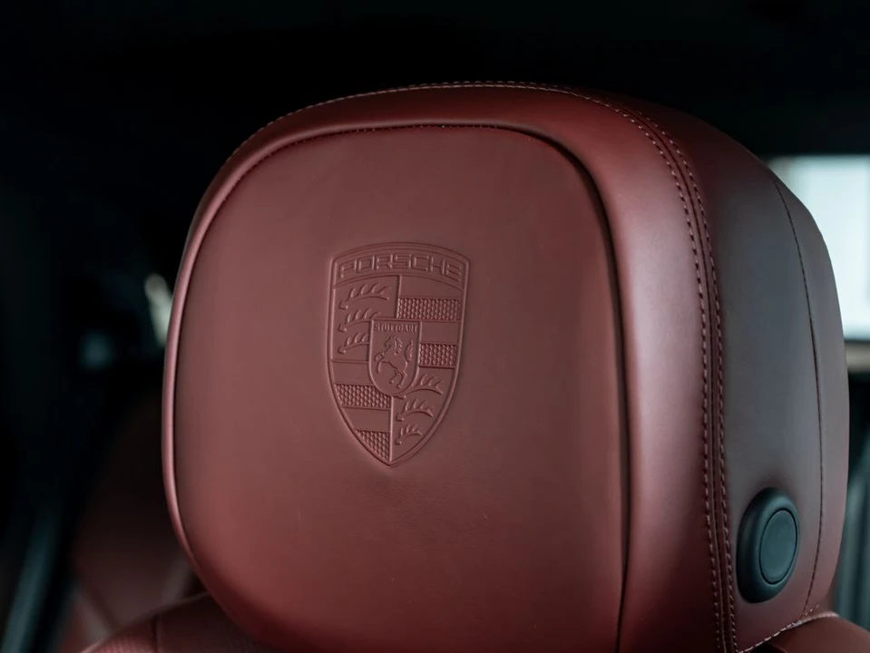 2026 Porsche 9Y0/9Y3 Cayenne Coupe - Image 16 of 31