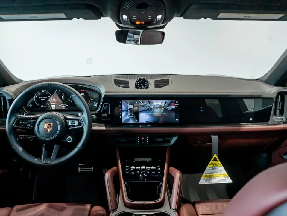 2026 Porsche 9Y0/9Y3 Cayenne Coupe - Image 19 of 31