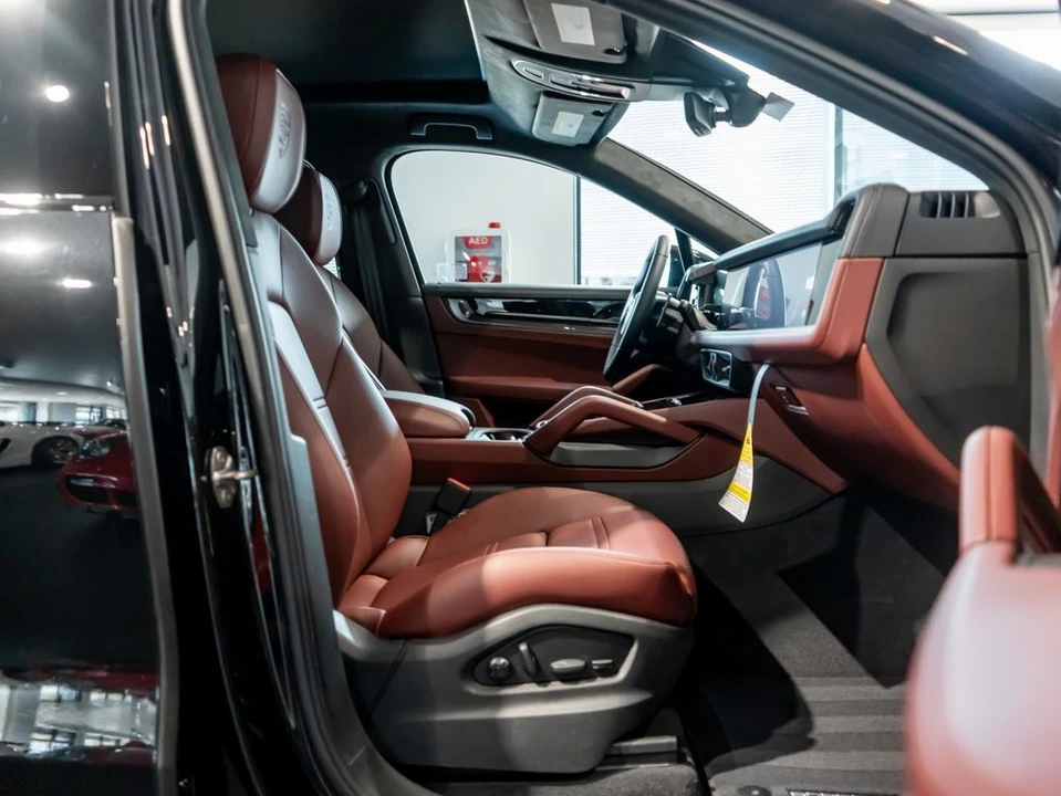 2026 Porsche 9Y0/9Y3 Cayenne Coupe - Image 30 of 31