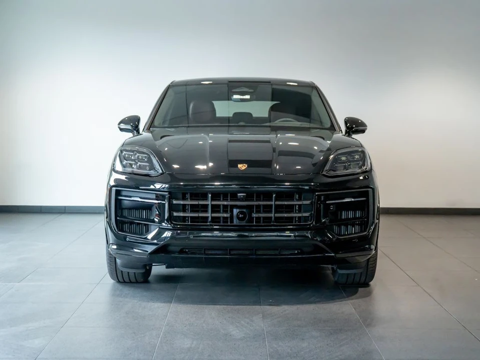 2026 Porsche 9Y0/9Y3 Cayenne Coupe - Image 11 of 31