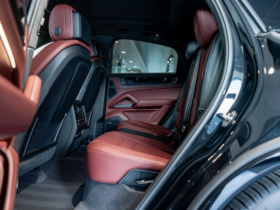 2026 Porsche 9Y0/9Y3 Cayenne Coupe - Image 25 of 31