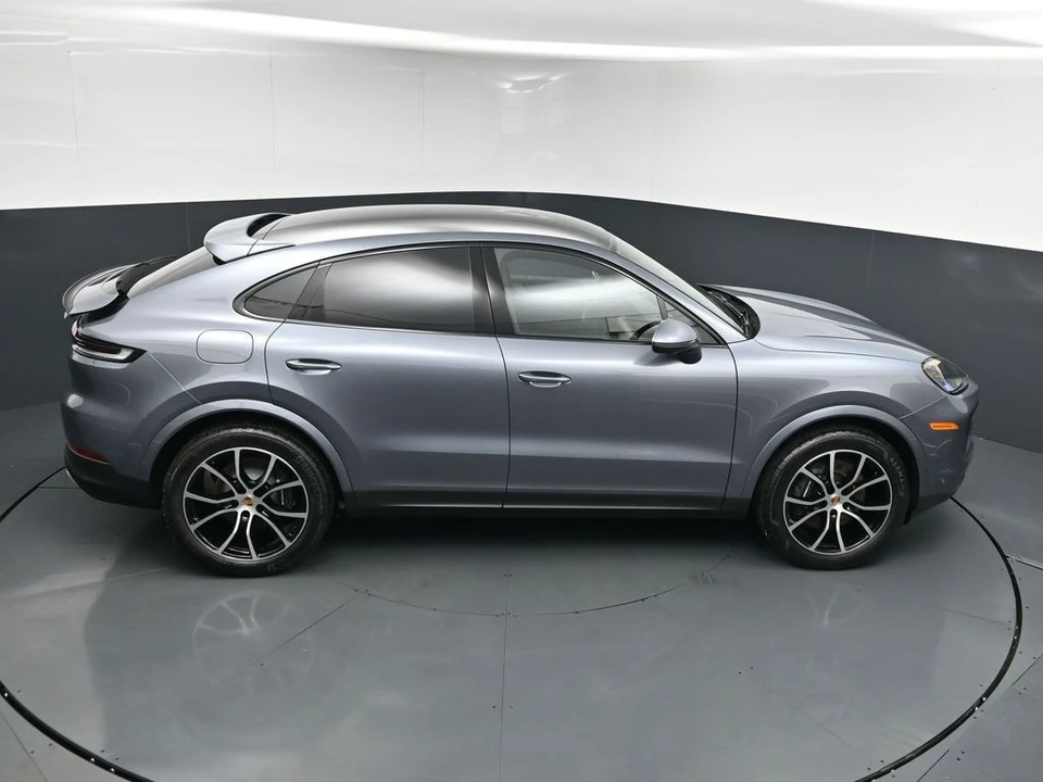 2026 Porsche 9Y0/9Y3 Cayenne - Image 17 of 31