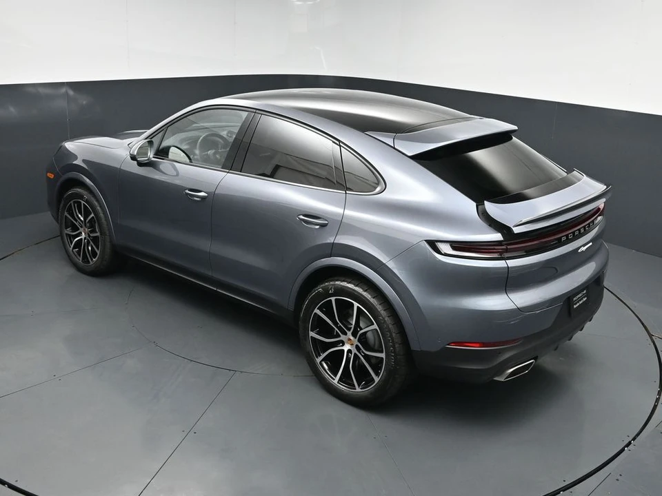 2026 Porsche 9Y0/9Y3 Cayenne - Image 14 of 31