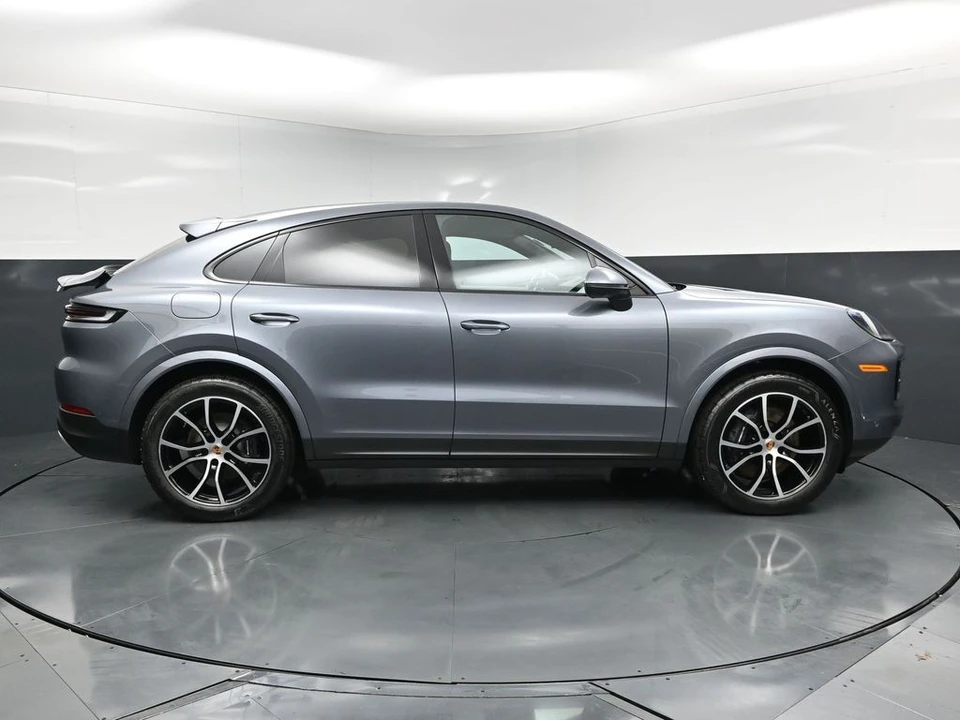 2026 Porsche 9Y0/9Y3 Cayenne - Image 9 of 31