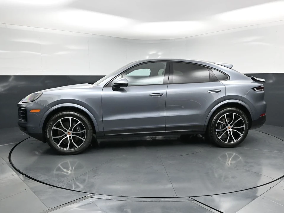 2026 Porsche 9Y0/9Y3 Cayenne - Image 2 of 31