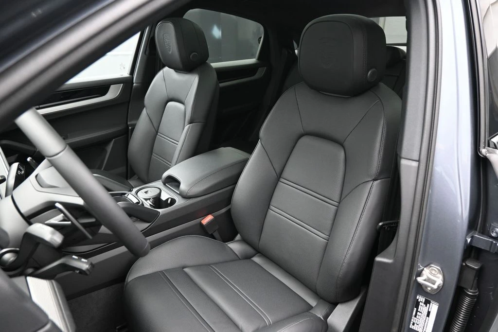 2026 Porsche 9Y0/9Y3 Cayenne - Image 5 of 31