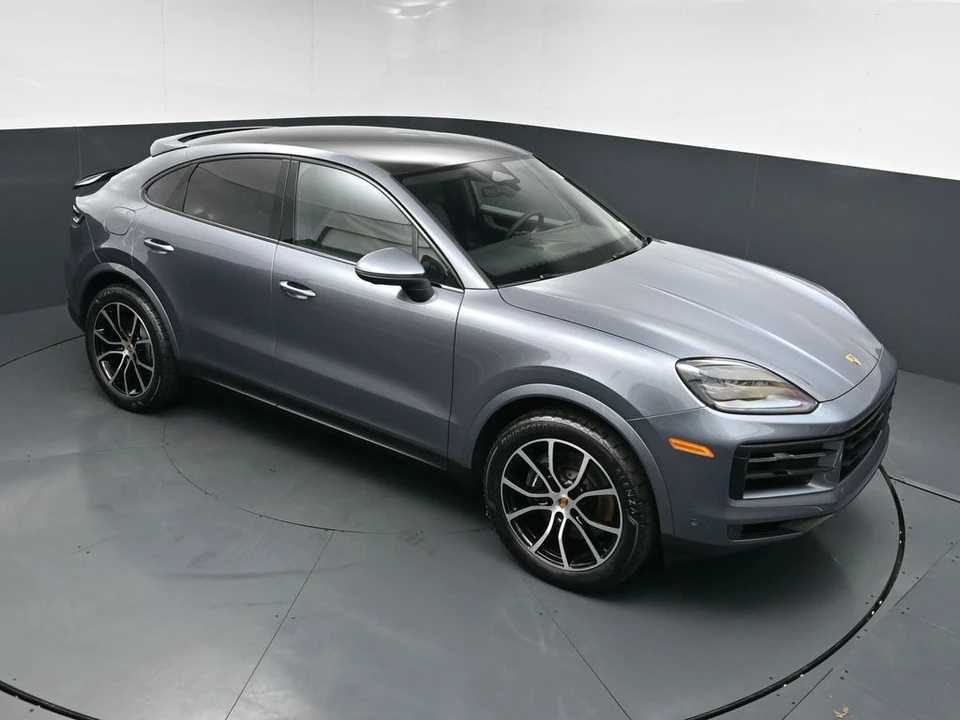 2026 Porsche 9Y0/9Y3 Cayenne - Image 18 of 31