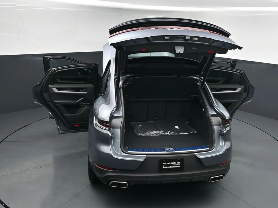 2026 Porsche 9Y0/9Y3 Cayenne - Image 29 of 31