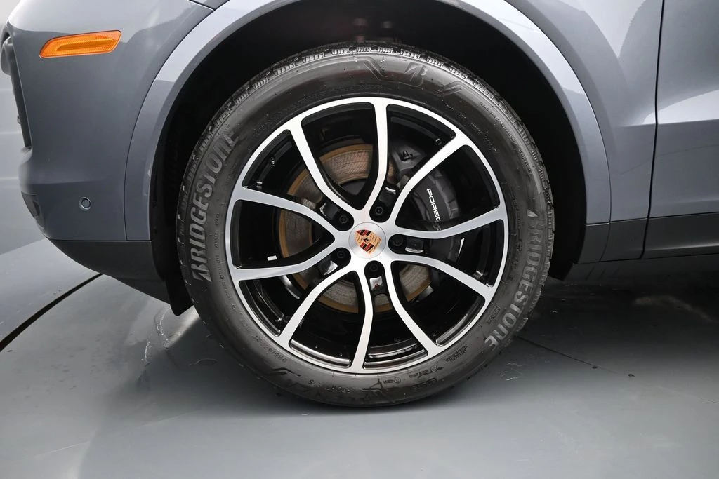 2026 Porsche 9Y0/9Y3 Cayenne - Image 6 of 31