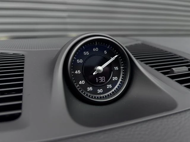 2026 Porsche 9Y0/9Y3 Cayenne - Image 21 of 31