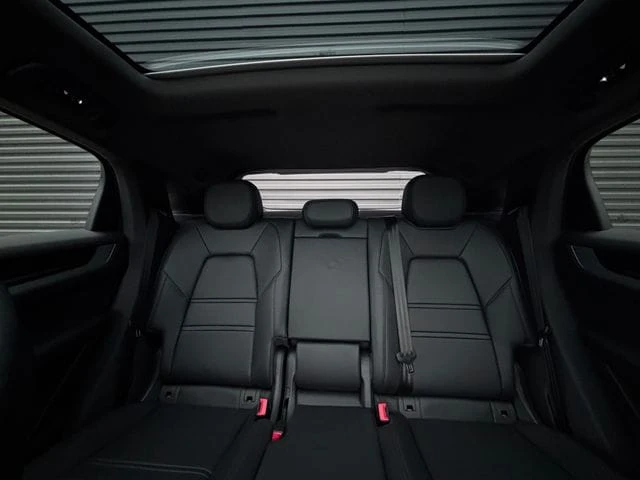 2026 Porsche 9Y0/9Y3 Cayenne - Image 28 of 31