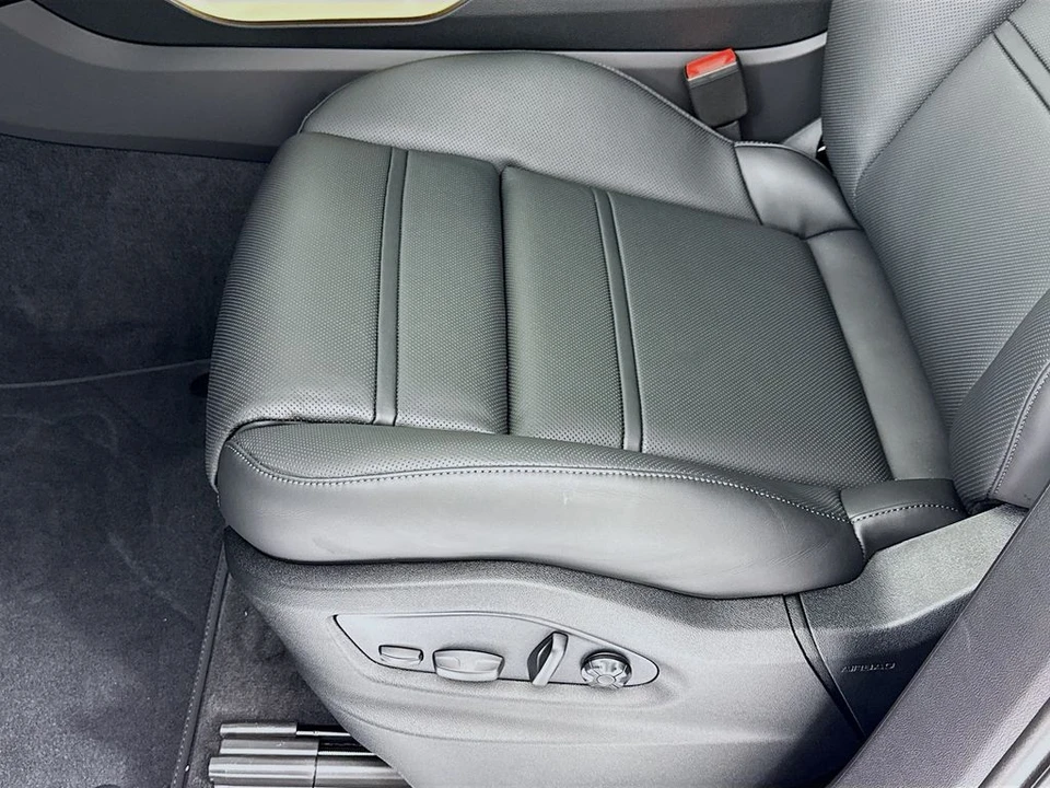 2026 Porsche 9Y0/9Y3 Cayenne Coupe - Image 14 of 31