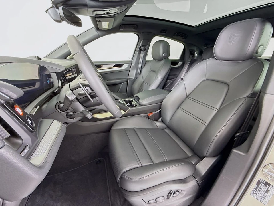 2026 Porsche 9Y0/9Y3 Cayenne Coupe - Image 5 of 31