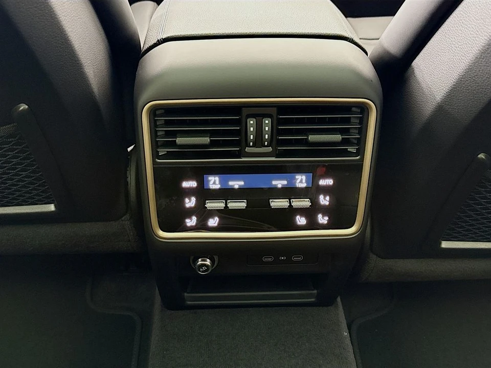 2026 Porsche 9Y0/9Y3 Cayenne Coupe - Image 30 of 31