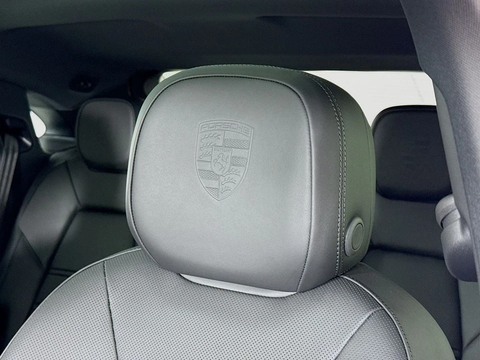2026 Porsche 9Y0/9Y3 Cayenne Coupe - Image 15 of 31