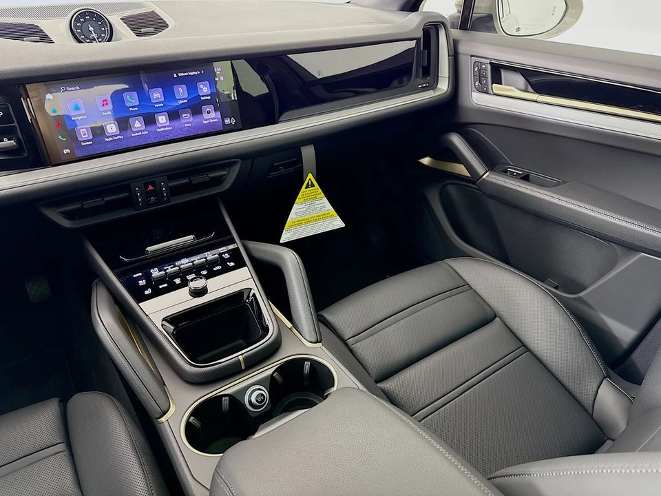 2026 Porsche 9Y0/9Y3 Cayenne Coupe - Image 28 of 31