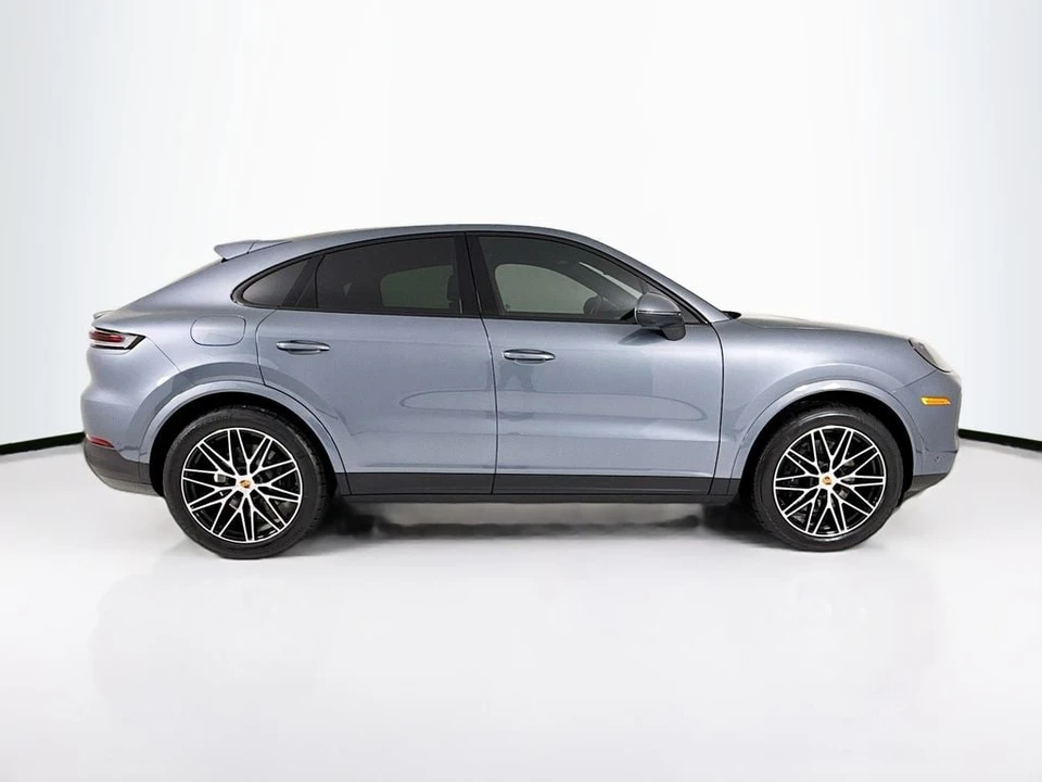 2026 Porsche 9Y0/9Y3 Cayenne Coupe - Image 8 of 31