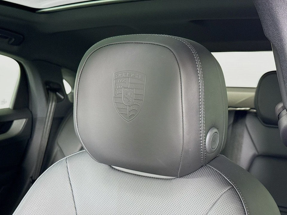 2026 Porsche 9Y0/9Y3 Cayenne Coupe - Image 15 of 31