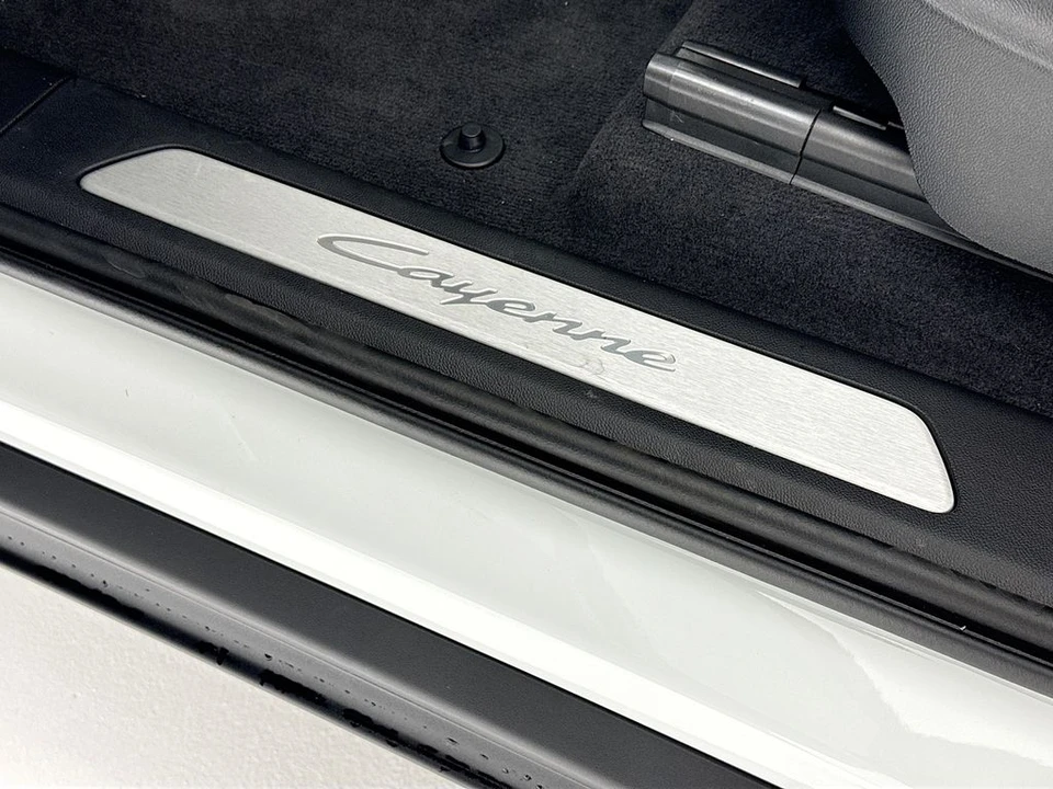 2026 Porsche 9Y0/9Y3 Cayenne Coupe - Image 12 of 31