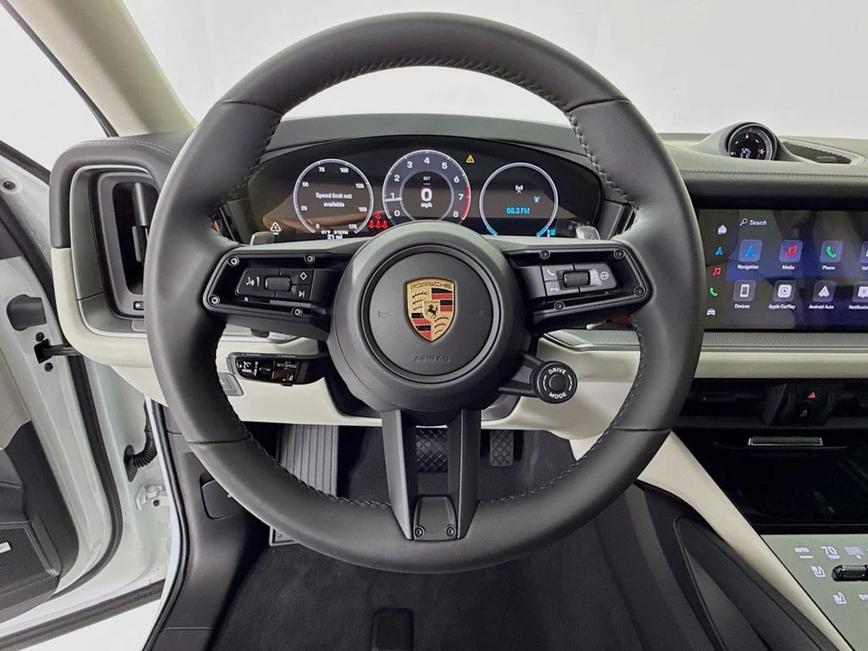 2026 Porsche 9Y0/9Y3 Cayenne Coupe - Image 17 of 31