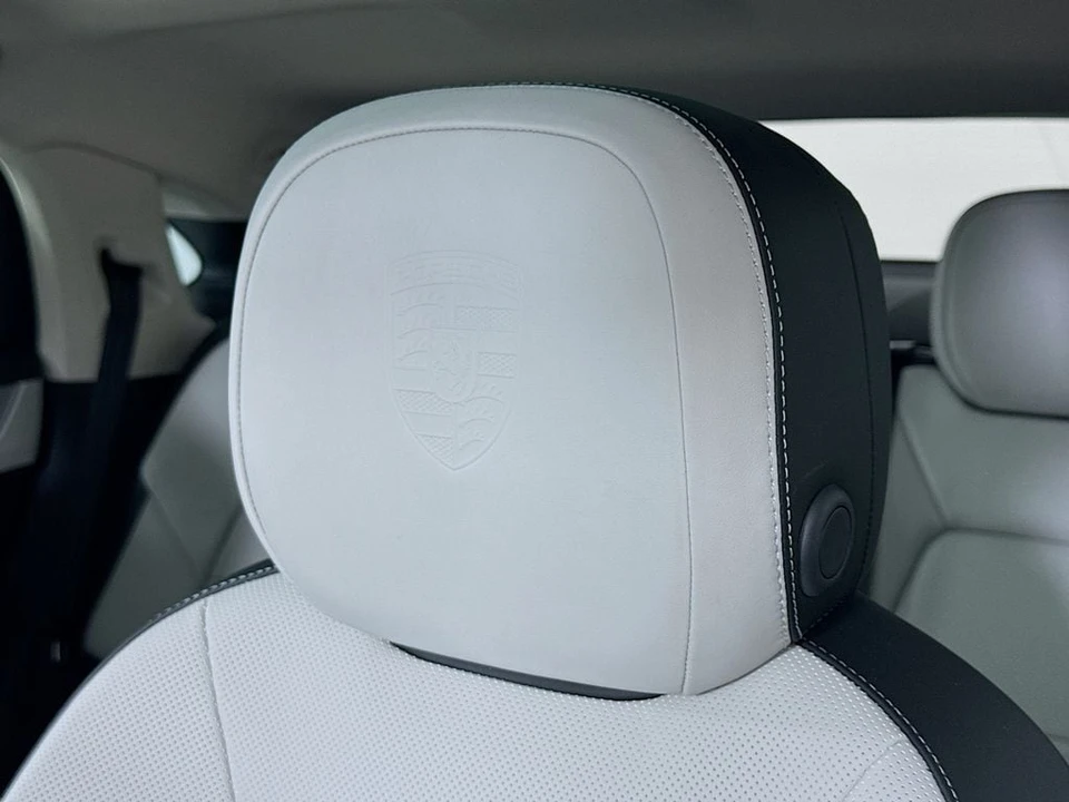 2026 Porsche 9Y0/9Y3 Cayenne Coupe - Image 15 of 31