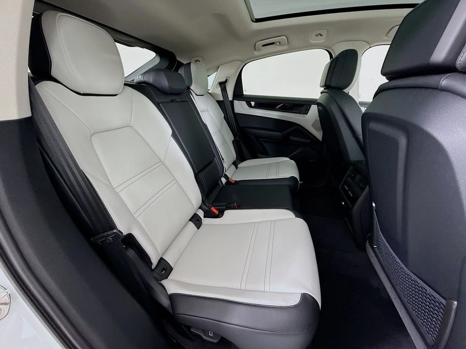 2026 Porsche 9Y0/9Y3 Cayenne Coupe - Image 31 of 31