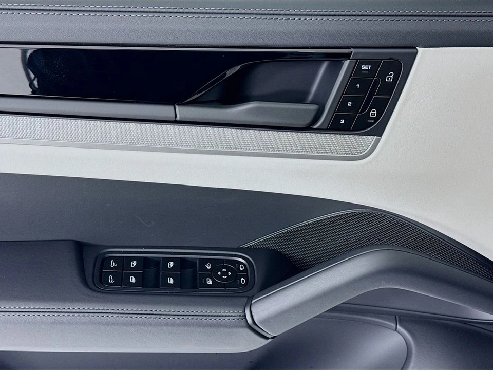 2026 Porsche 9Y0/9Y3 Cayenne Coupe - Image 11 of 31