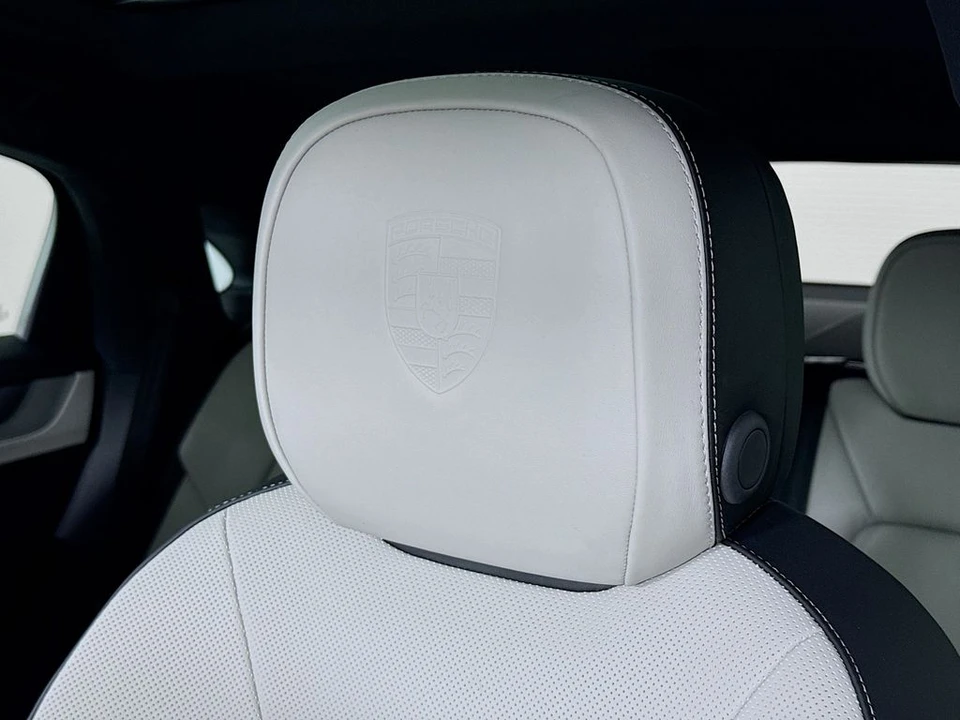2026 Porsche 9Y0/9Y3 Cayenne Coupe - Image 15 of 31