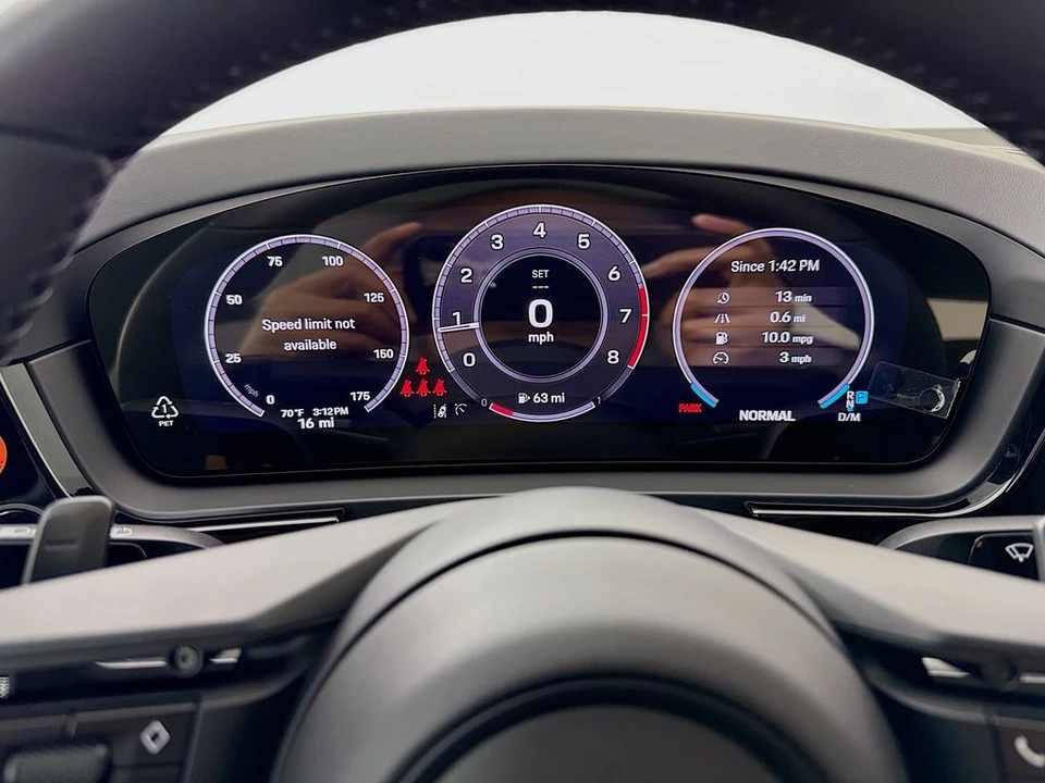 2026 Porsche 9Y0/9Y3 Cayenne Coupe - Image 18 of 31