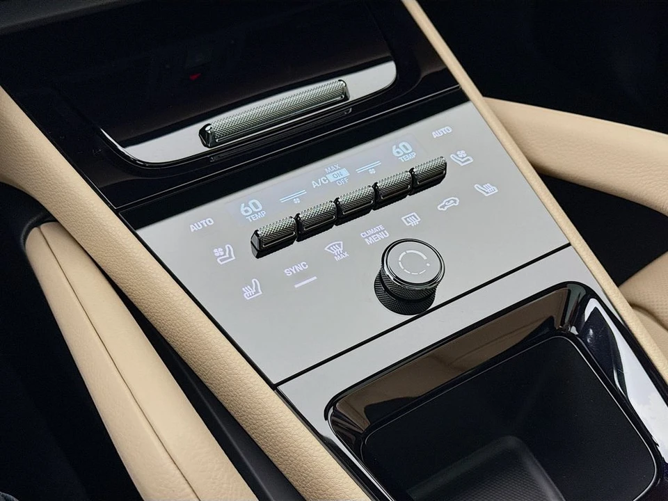 2026 Porsche 9Y0/9Y3 Cayenne Coupe - Image 24 of 31