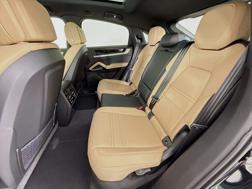 2026 Porsche 9Y0/9Y3 Cayenne Coupe - Image 26 of 31
