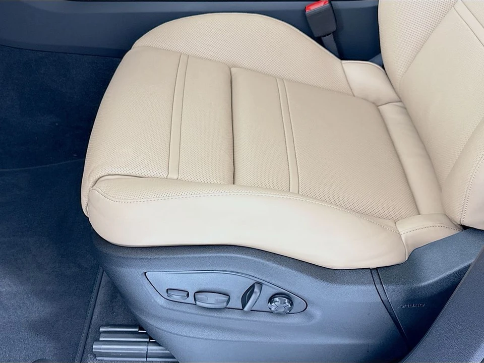 2026 Porsche 9Y0/9Y3 Cayenne Coupe - Image 14 of 31