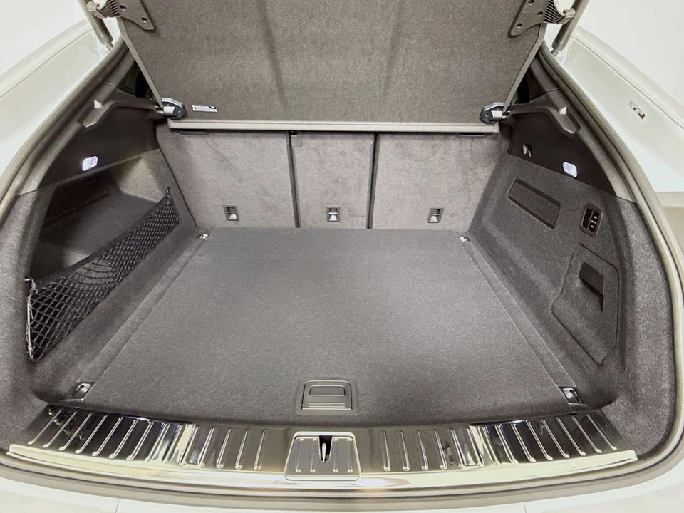 2026 Porsche 9Y0/9Y3 Cayenne Coupe - Image 29 of 31