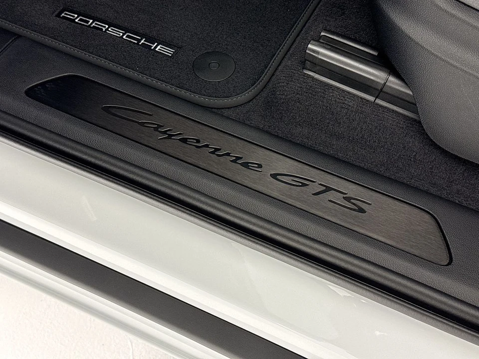 2026 Porsche 9Y0/9Y3 Cayenne Coupe - Image 12 of 31