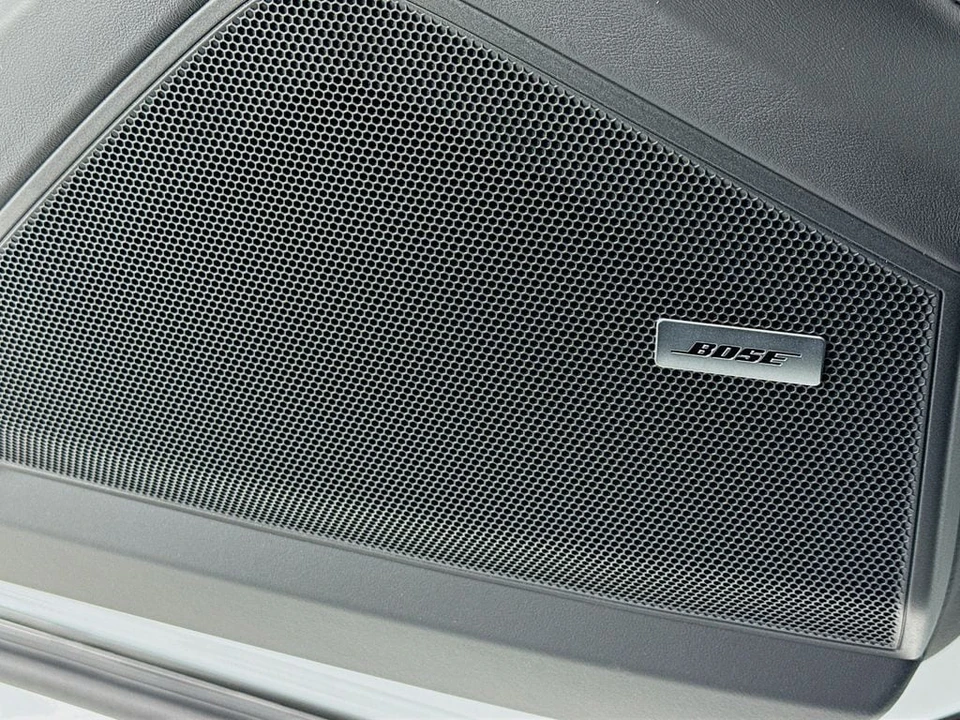 2026 Porsche 9Y0/9Y3 Cayenne Coupe - Image 13 of 31
