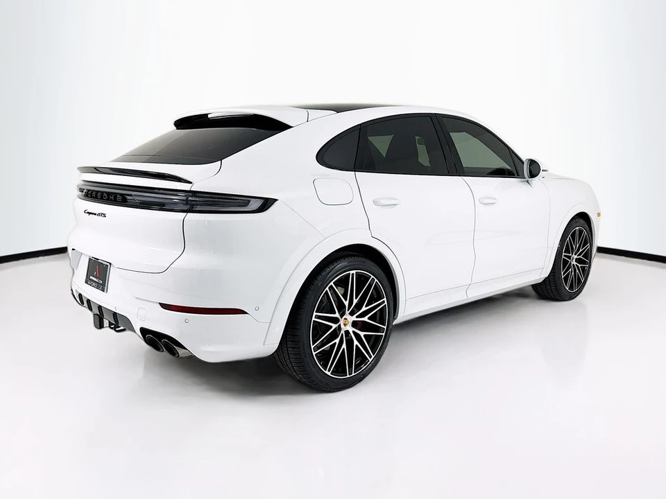 2026 Porsche 9Y0/9Y3 Cayenne Coupe - Image 9 of 31