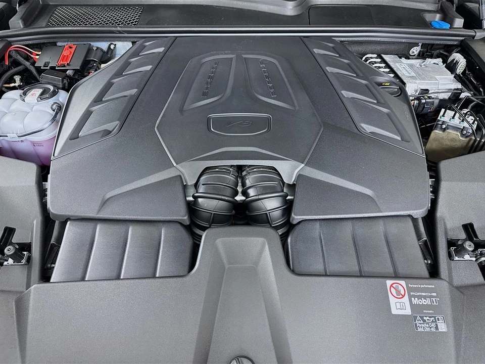 2026 Porsche 9Y0/9Y3 Cayenne Coupe - Image 31 of 31