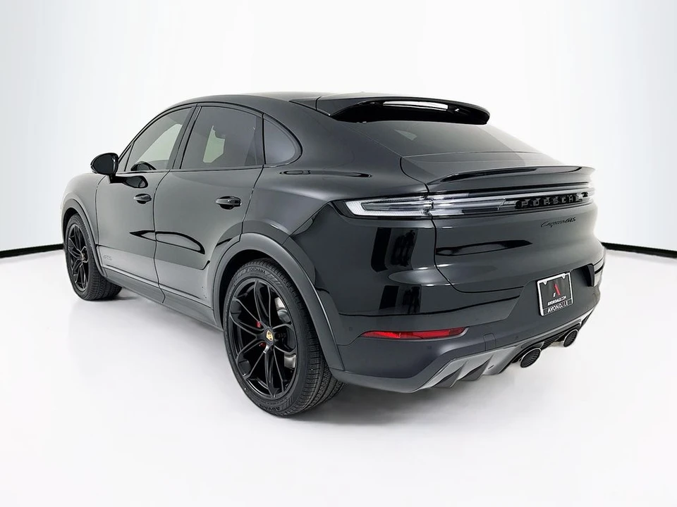 2026 Porsche 9Y0/9Y3 Cayenne Coupe - Image 3 of 31