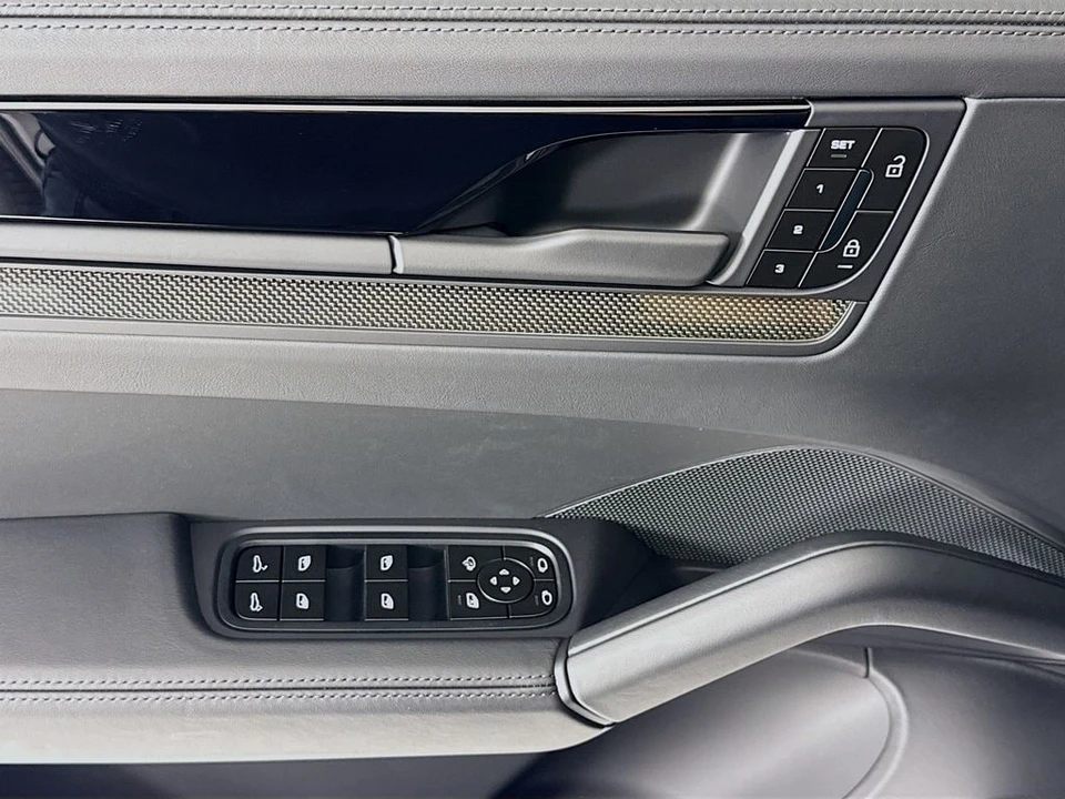 2026 Porsche 9Y0/9Y3 Cayenne Coupe - Image 11 of 31