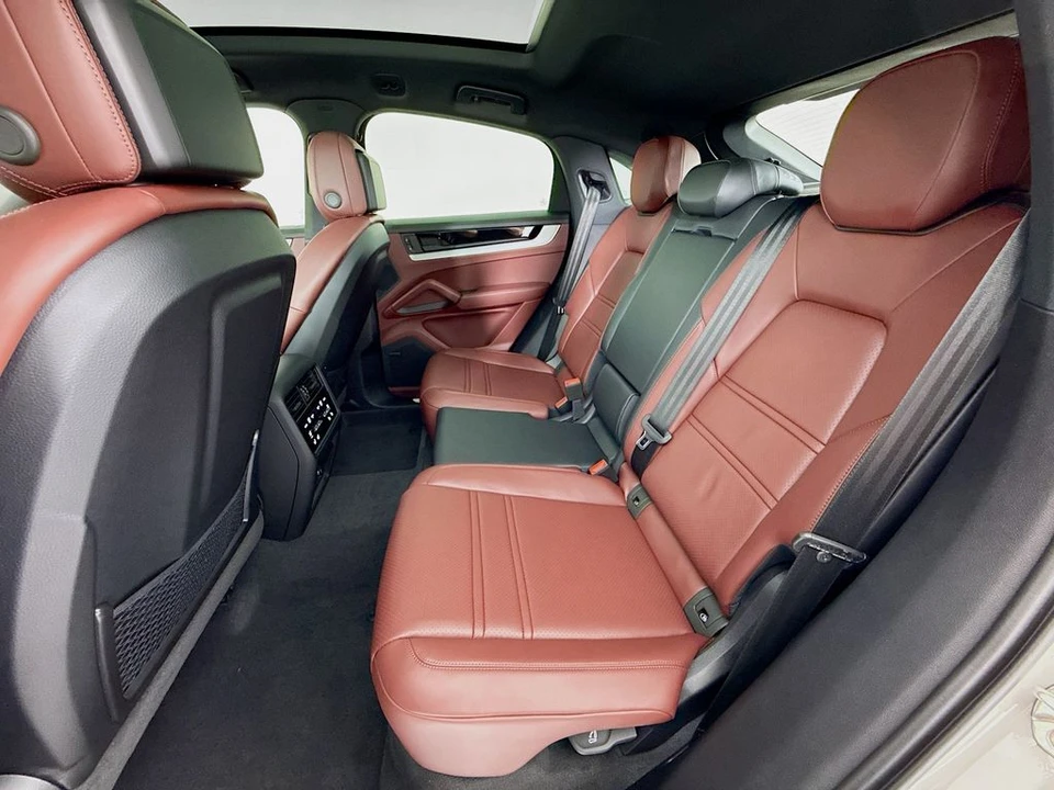 2026 Porsche 9Y0/9Y3 Cayenne Coupe - Image 24 of 31