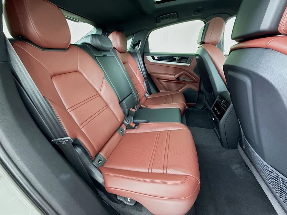 2026 Porsche 9Y0/9Y3 Cayenne Coupe - Image 29 of 31
