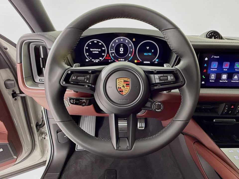 2026 Porsche 9Y0/9Y3 Cayenne Coupe - Image 15 of 31