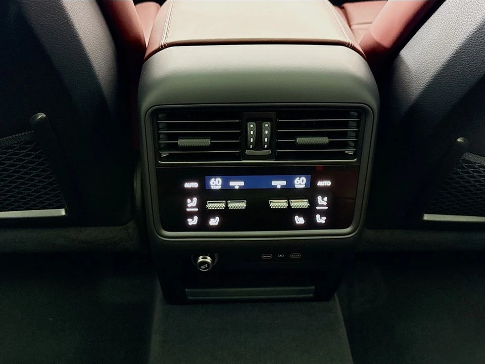 2026 Porsche 9Y0/9Y3 Cayenne Coupe - Image 27 of 31